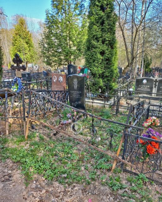 Проверяйте могилки ваших близких на Лайковском кладбище, так как..
