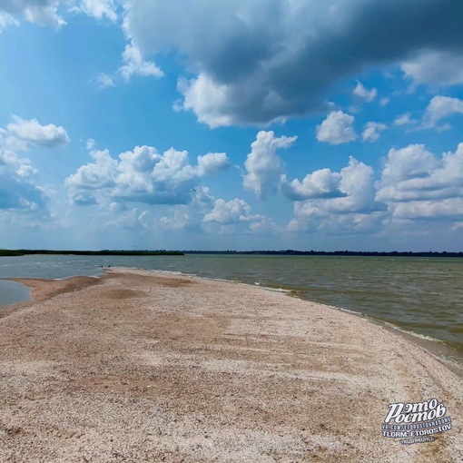 Беглицкая коса — Таганрогские Мальдивы 🌊 
 
Намывная песчано-ракушечниковая коса, расположена на северном..