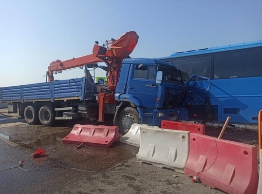 Автобус, следующий из Махачкалы в Ростов, попал в аварию

22 июля около 8 часов утра на трассе «Кавказ» в..