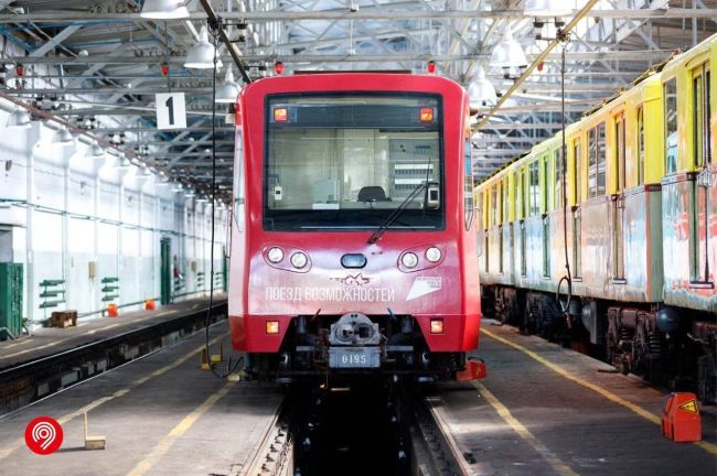 🚇 Тематический поезд о национальных проектах РФ запустили в московском метро 
 
Всего в тематическом..