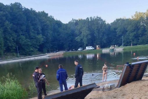 🗣️ Очередная гибель на воде в Нижнем. На озере на Щелоковском хуторе утонул мужчина.

Друзья, берегите..