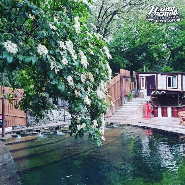 💦 Малоизвестный родник Водопадный в районе Змиёвской балки. 
Это живописное местечко находится на..