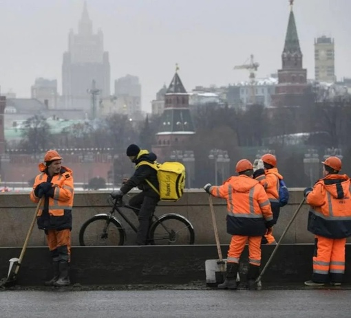 В Россию собирается поток мигрантов 

Как обещает Минтруд страны, к 2030 году число мигрантов в РФ составит 3,5..