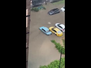 Москву затопило из-за сильных ливней 😱 
 
Посмотрите на эти кадры — в Москве настоящий потоп! Не известно,..