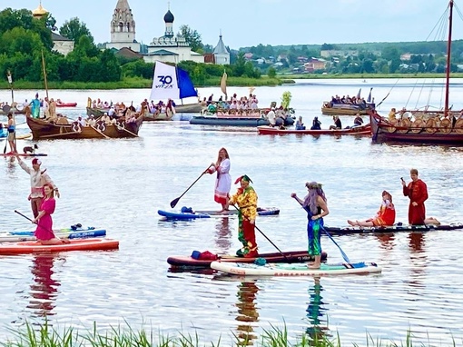 А вот так вчера было в Ворсме, там проходил фестиваль «Русская Тоскания»

📸 Присылайте ваши фото и видео нам..