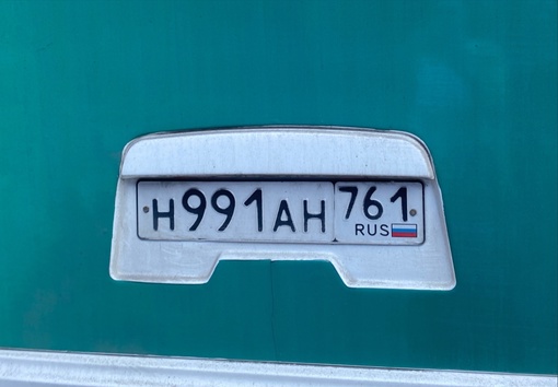 В Ростове водитель автобуса №85 выгнал пассажиров, потому что они зашли в салон без его разрешения.

С..