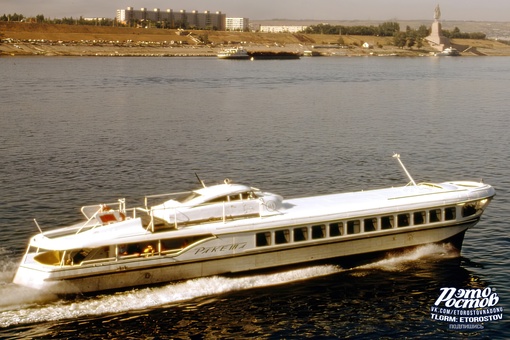 🛥 А ведь раньше скоростные «Ракеты» и «Восходы» были визитной карточкой нашего города. Теперь только..