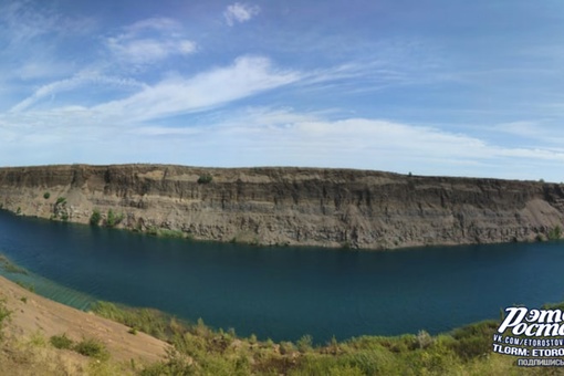 🏕 Длинный Каньон под Каменском - шикарное место 🏞 

Вода просто голубая и прозрачная, как слеза. Очень круто..