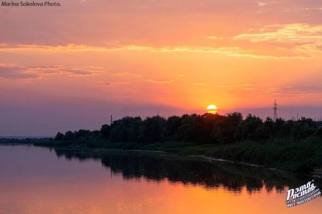 💦 Мёртвый Донец — река в Ростовской области, самый длинный из рукавов дельты Дона. Мёртвый Донец является..