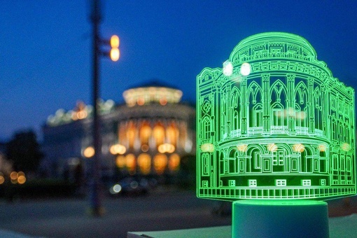Музей истории Екатеринбурга выпустил светильники в форме местных..