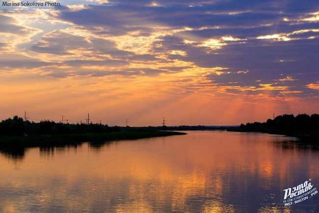 💦 Мёртвый Донец — река в Ростовской области, самый длинный из рукавов дельты Дона. Мёртвый Донец является..