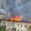 В Красногорске горит крыша жилого дома на Пионерской улице

Площадь возгорания составляет более 1000 кв. м…