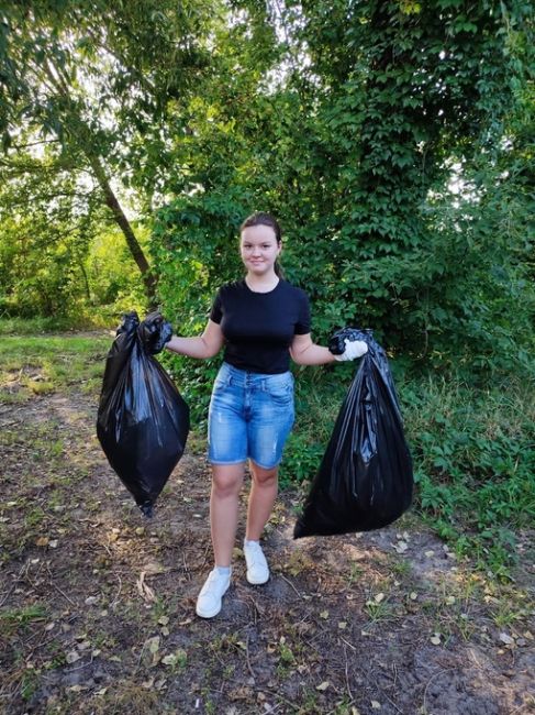 Вечером 10 августа состоялась очередная уборка мусора в природной и водоохранной зоне - на берегу..