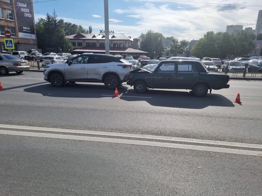 На улице Красный Путь произошло ДТП с пострадавшими

В районе дома № 89 35-летний водитель автомобиля ВАЗ не..