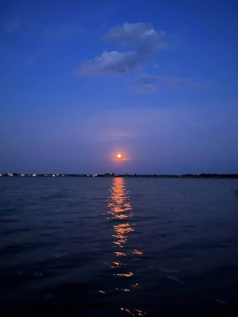 🌓 Нижегородцы делятся фотографиями суперлуния — Красной луны.

Кстати, это суперлуние называется..