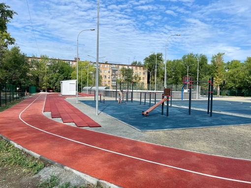 Металлургический район преображается благодаря благоустройству. 

Так на бывшем заброшенном стадионе..