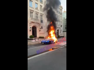 Богатые тоже плачут

В центре Москвы загорелся Ламборгини. Пожар случился в Хликовом переулке, недалеко от..