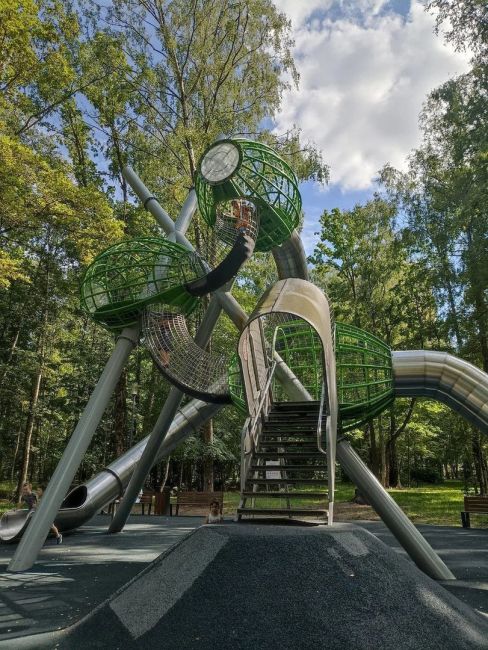 🌳 Отличное место для прогулки: Самый большой экопарк Новой Москвы.
 
Парк «Филатов Луг» может похвастаться..