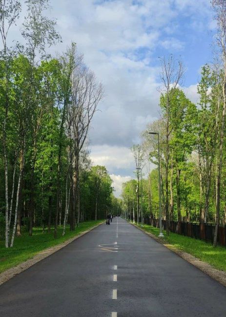 🌳 Отличное место для прогулки: Самый большой экопарк Новой Москвы.
 
Парк «Филатов Луг» может похвастаться..