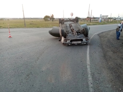 За минувшие сутки в Омской области на загородных автодорогах произошло два опрокидывания автомобилей
 
В..