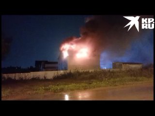 В Новосибирске после грозы с молниями загорелся дом. Постройка пострадала в ночь с 24 на 25 августа.

Как..