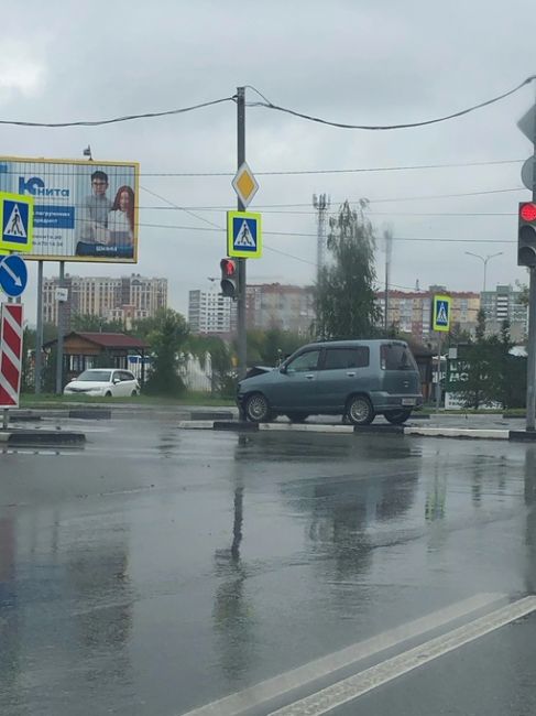 Сегодня на Березовой водитель на Ниссане протаранил столб🤷‍♂️

Новости без цензуры (18+) в нашем..