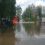 В Челябинске после вчерашнего ливня не везде сошла вода

На некоторых улицах машины продолжают плавать, а..