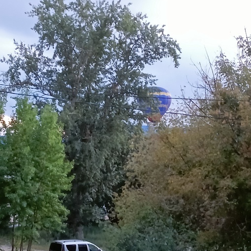 🗣Опасное развлечение — экстримальное приземление воздушного шара у Молитовского моста

за 10к самое..