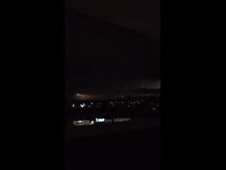 ⛈️ Светопредставление в небе над Ростовом 

⚠ВНИМАНИЕ! [https://vk.com/video/@etorostovnadonu|Видео могут смотреть] только..