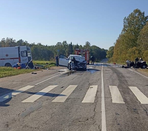 Смертельное ДТП на трассе «Толмачёво-Нарва». АвтоВАЗ встретился «лоб в лоб» с китайским автопромом. 
..