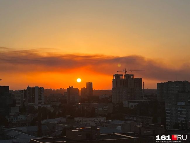 🔥 Сегодняшний закат в Ростове: Солнце за облаком..