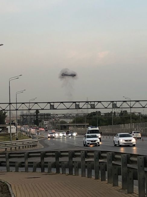 🚨 Переходя дорогу по зебре, ещё несколько раз убедитесь, что вас пропускают, иначе может произойти..