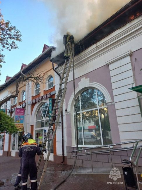 В Краснодарском крае сгорело отделение Сбербанка 

В Ейске загорелся офис Сбербанка. Огонь вспыхнул ранним..