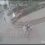 Два подростка на велосипедах, которые забрали рюкзак с фототехникой у галереи возле памятника Николаю..