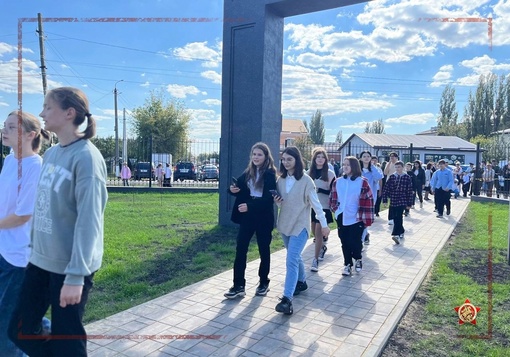 🎖 В поселке Латная Семилукского района Воронежской области торжественно открыли площадь Героев..