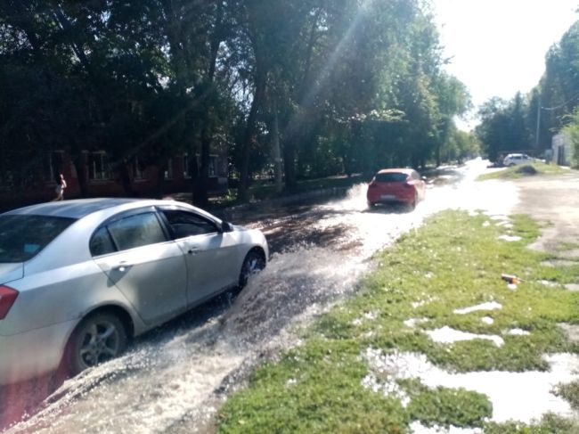 Несколько улиц затопило в Самаре из-за серьезного коммунального ЧП 

Пострадал ряд домов и частных дворов

1..