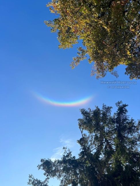 💙Вот такую красоту в небе за городом заметил наш..