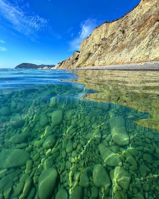 Самый тёплый сентябрь 🌊 

Широкая Балка 🏖️

📸 Анна..