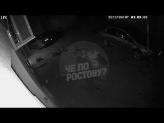 Появилось видео с моментом прилета украинского дрона в центр Ростова. Его зафиксировала камера..