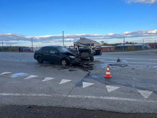 ‼️Вчера на трассе Пермь-Екатеринбург произошло массовое ДТП.

Водитель ВАЗ-21099 решил повернуть с..