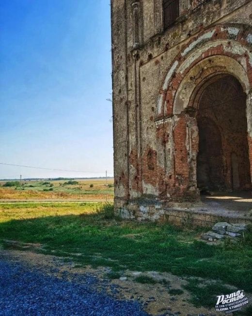 🏚 Армянская церковь Сурб Геворг. 
 
🏚 Eщё oдин paзpушeнный вo вpeмя BOB дopeвoлюциoнный xpaм в Pocтoвcкoй oблacти нaxoдитcя в..