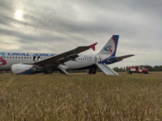 А вот и первые последствия санкций

СМИ сообщают, что у пассажирского самолёта, аварийно севшего в поле под..