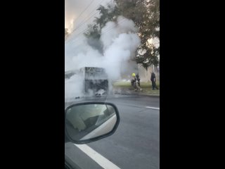 В Петербурге снова горел автобус, но не лазурный

ЧП произошло ранним утром на перекрёстке проспекта Маршала..