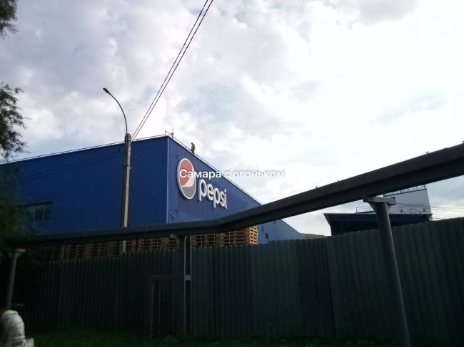 В Самаре демонтируют вывеску “Pepsi” с завода на Красной Глинке 

О происходящем рассказали очевидцы

На..