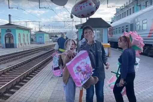 В Омск вернули девочку, которую сотрудники опеки отдавали в Алтайский край

10-летняя Настя, которую органы..
