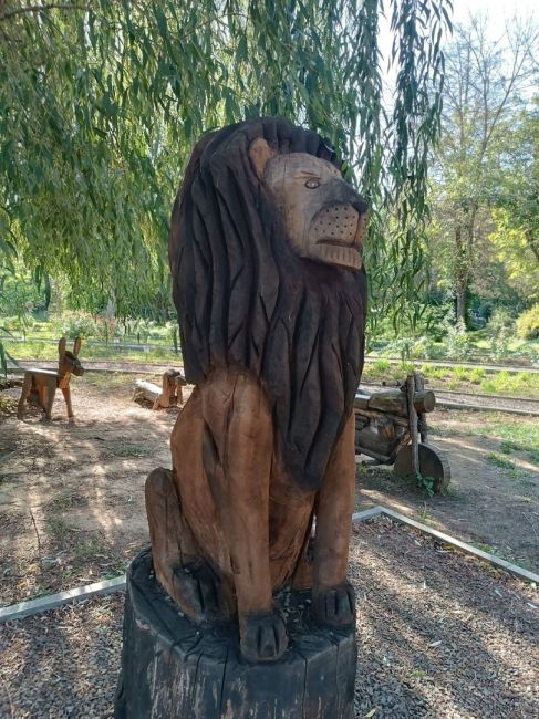 В Ботаническом саду Ростова появился парк деревянных скульптур. Как..