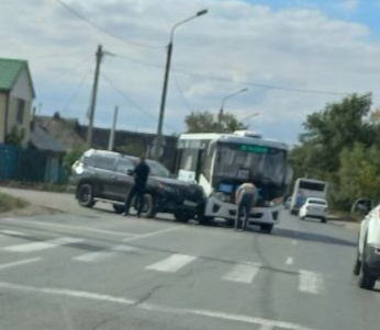 На 24й Северной ДТП с автобусом.

Новости без цензуры (18+) в нашем телеграм-канале..