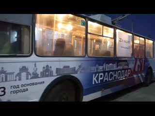 🚎 В Краснодаре ко Дню города вышли на маршруты праздничные трамваи и троллейбусы.

Юбилейную дату отметят в..