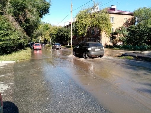Несколько улиц затопило в Самаре из-за серьезного коммунального ЧП 

Пострадал ряд домов и частных дворов

1..
