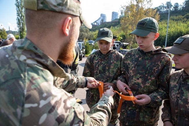 Новейшие образцы российского вооружения, военной и специальной техники представили #вНижнем 
 
✅ Экспозиция..